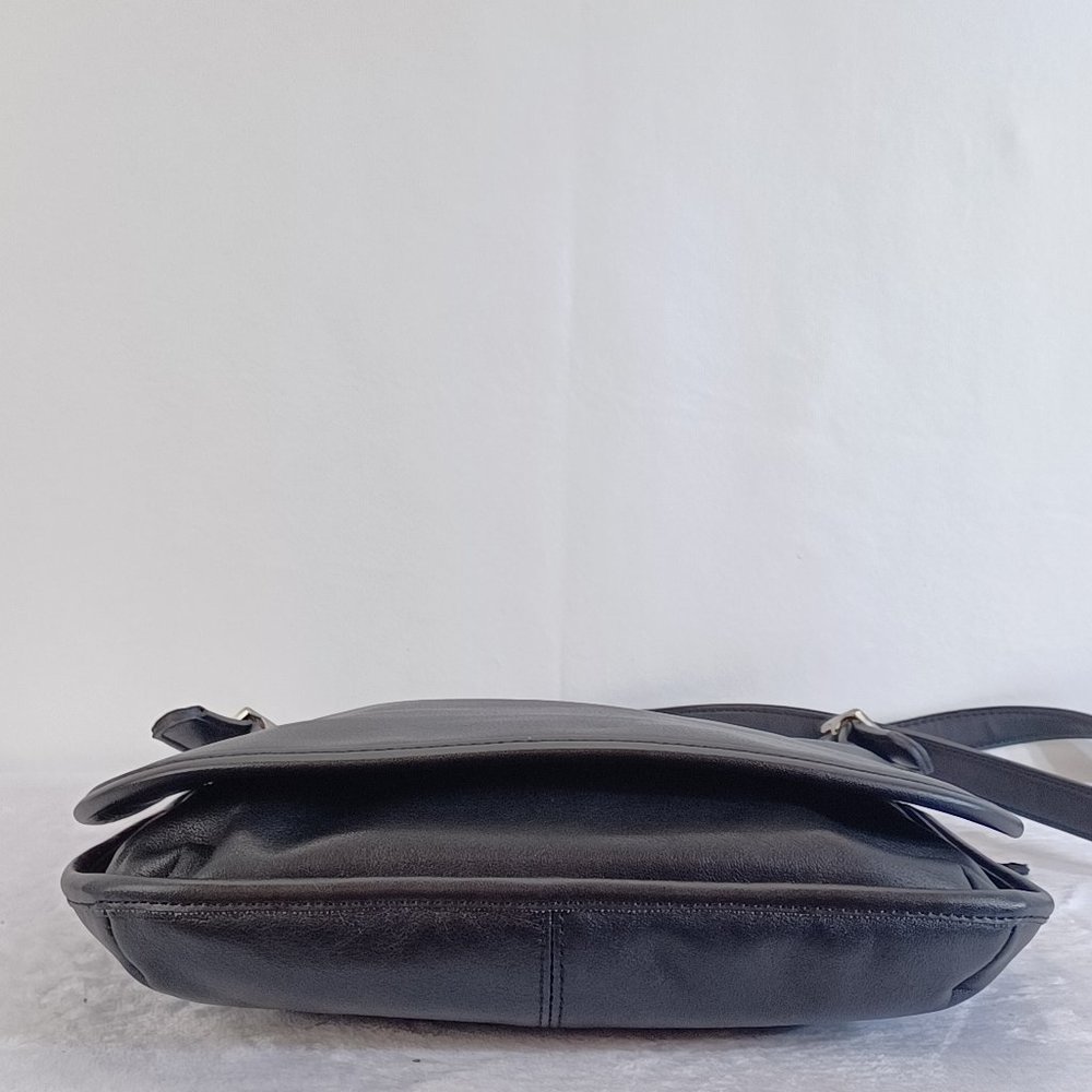 Giani Bernini Slim Leather Messenger Flap Crossbody Bag - Picture 7 of 10